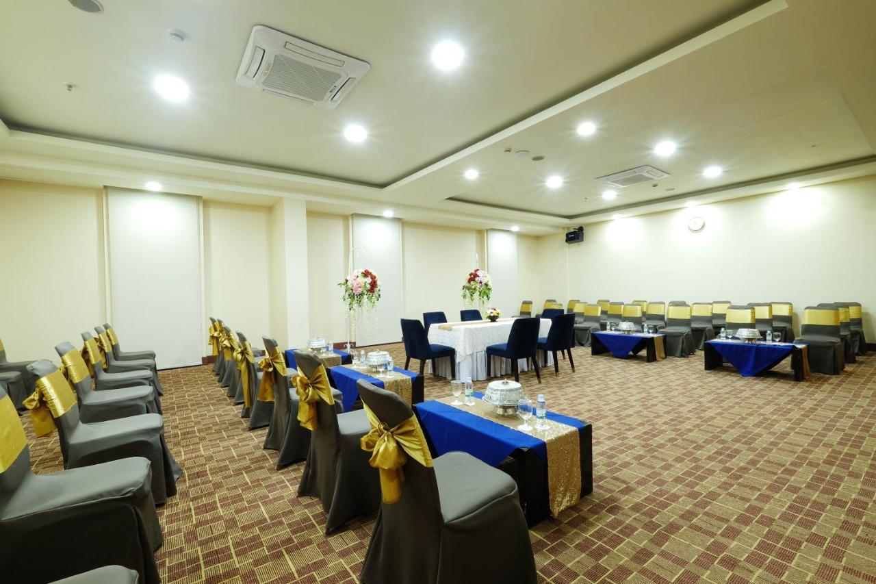 Aryaduta Makassar Ngoại thất bức ảnh